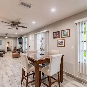 Holiday home Town 'n' Country Cozy Corner, Your Florida Fun Hub